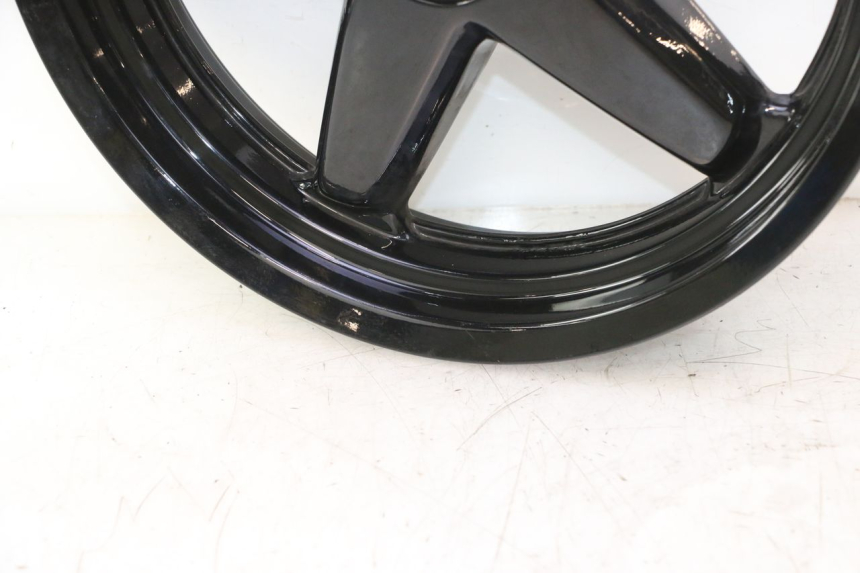 photo de CERCHIO ANTERIORE YAMAHA XMAX X-MAX 125 (2006 - 2009) - Ispezione visiva dettagliata