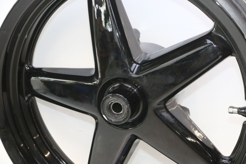 photo de CERCHIO ANTERIORE YAMAHA XMAX X-MAX 125 (2006 - 2009) - Focus sulla struttura