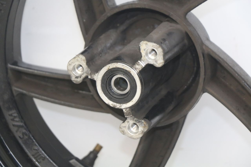 photo de CERCHIO ANTERIORE SYM X-PRO 4T 50 (2014 - 2021) - Dettagli dei punti di fissaggio