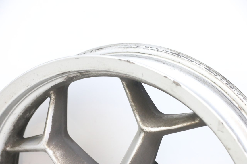 photo de CERCHIO ANTERIORE PIAGGIO X10 125 (2012 - 2017) - Dettagli dei punti di fissaggio