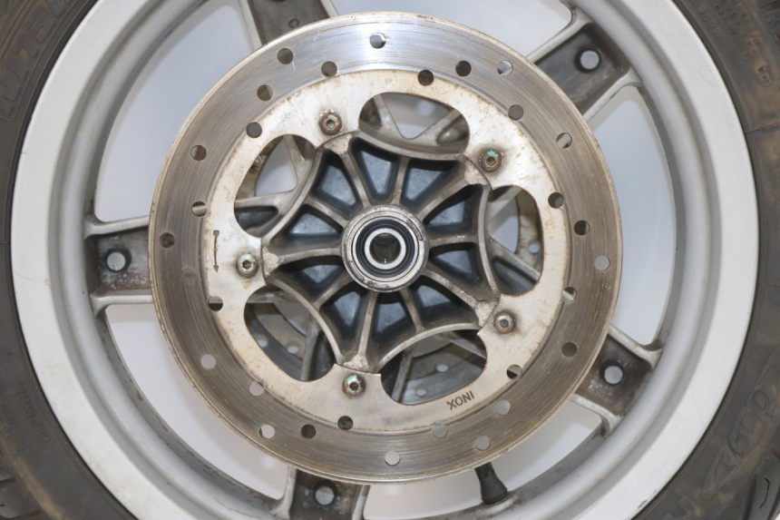 photo de CERCHIO ANTERIORE PIAGGIO X9 EVOLUTION 250 (2003 - 2007) - Caratteristiche distintive