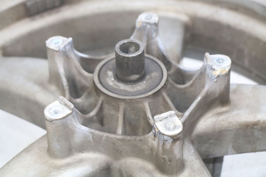 photo de CERCHIO ANTERIORE PIAGGIO X9 EVOLUTION 250 (2003 - 2007) - Altra vista dell'articolo