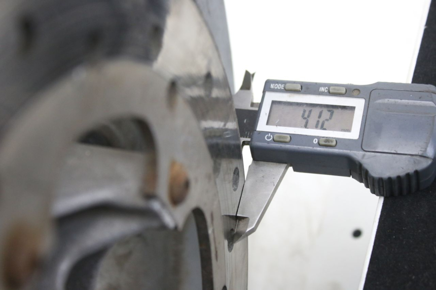 photo de CERCHIO ANTERIORE PIAGGIO X9 EVOLUTION 125 (2003 - 2007) - Zoom sullo stato d'uso