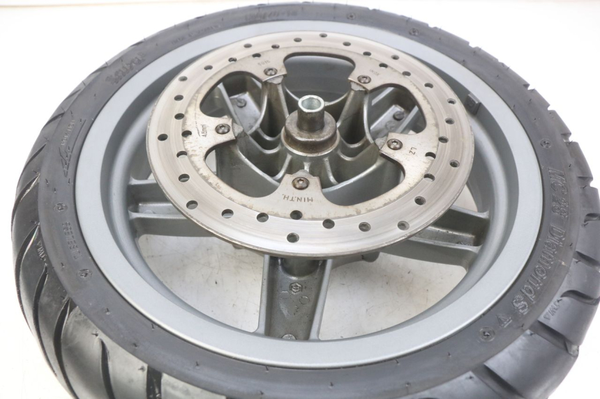 photo de CERCHIO ANTERIORE PIAGGIO XEVO - X EVO 125 (2007 - 2017) - Dettagli dei punti di fissaggio