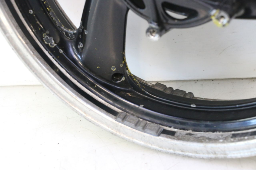 photo de CERCHIO ANTERIORE YAMAHA XJR 1300 (1998 - 2002) - Ispezione visiva dettagliata