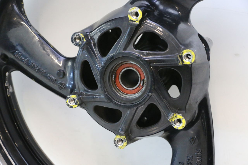 photo de CERCHIO ANTERIORE YAMAHA XJR 1300 (1998 - 2002) - Focus sulla struttura