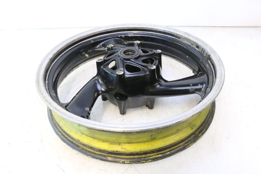 photo de CERCHIO ANTERIORE YAMAHA XJR 1300 (1998 - 2002) - Dettagli dei punti di fissaggio