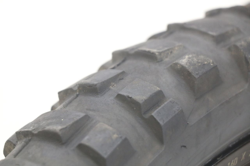 photo de CERCHIO ANTERIORE PEUGEOT XP6 50 (2006 - 2011) - Zoom sullo stato d'uso