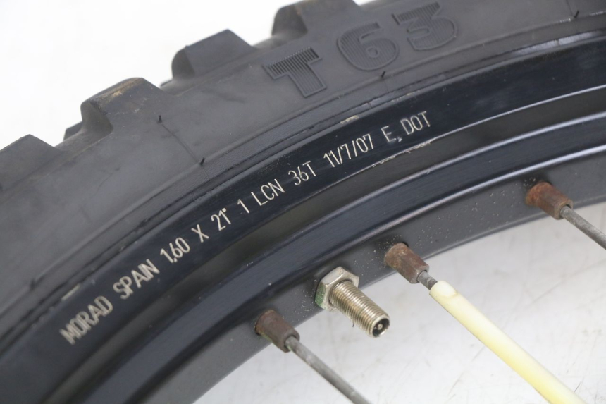 photo de CERCHIO ANTERIORE PEUGEOT XP6 50 (2006 - 2011) - Stato della superficie e materiale