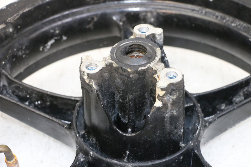 photo de CERCHIO ANTERIORE YAMAHA AEROX 50 (1997 - 2006) - Altra vista dell'articolo