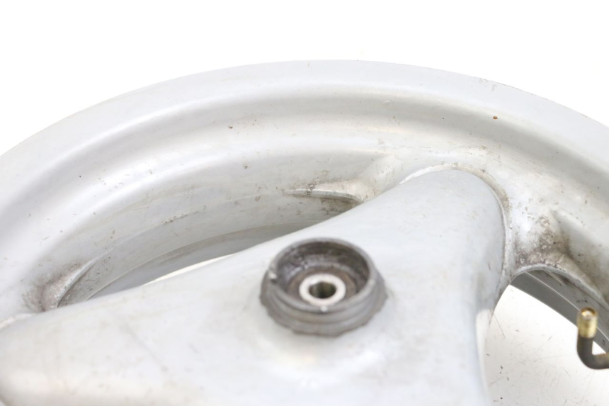 photo de CERCHIO ANTERIORE YAMAHA YN NEO'S 50 (1997 - 2004) - Caratteristiche distintive