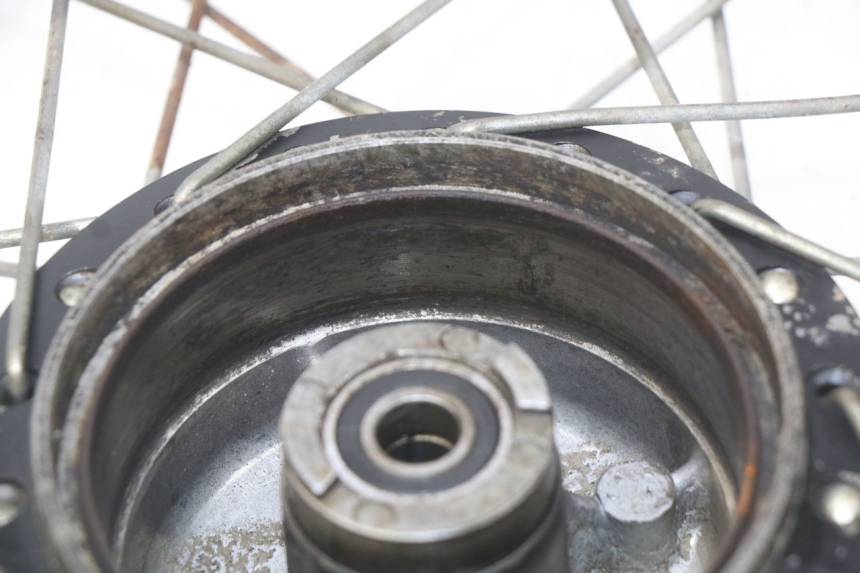 photo de CERCHIO ANTERIORE YAMAHA YZ 80 (1982 - 1983) - Dettaglio del componente