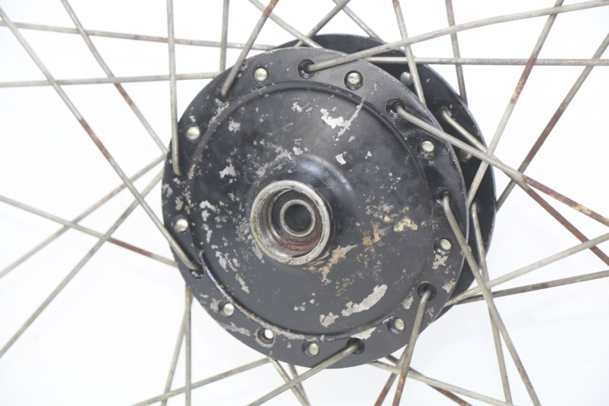 photo de CERCHIO ANTERIORE YAMAHA YZ 80 (1982 - 1983) - Caratteristiche distintive