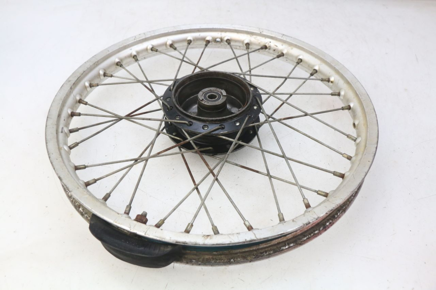 photo de CERCHIO ANTERIORE YAMAHA YZ 80 (1982 - 1983) - Altra angolazione
