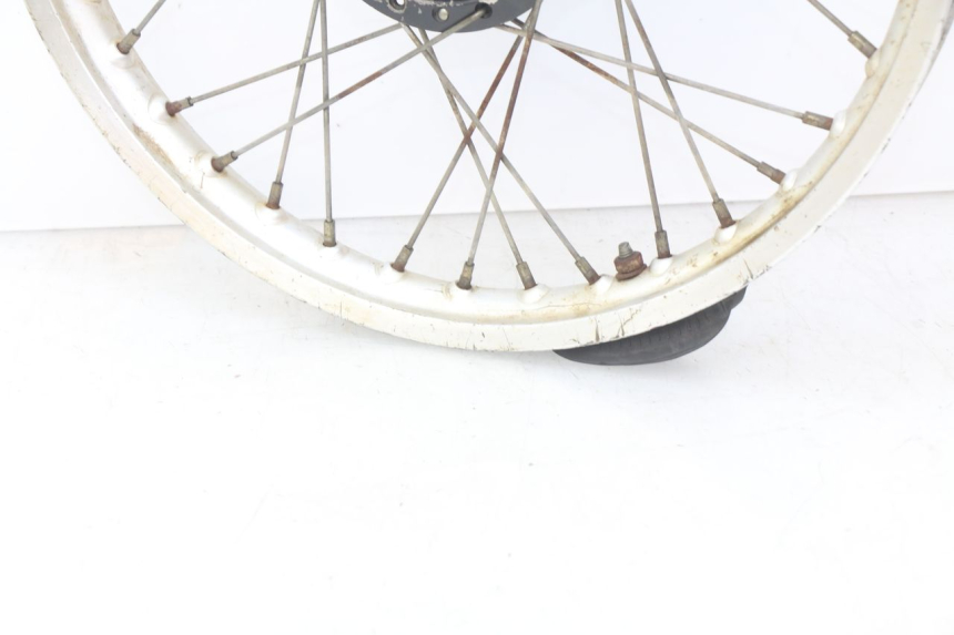 photo de CERCHIO ANTERIORE YAMAHA YZ 80 (1982 - 1983) - Marcature e riferimenti originali