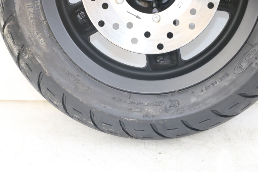 photo de CERCHIO ANTERIORE PIAGGIO ZIP 2T 50 (2009 - 2019) - Caratteristiche distintive