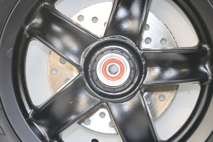 photo de CERCHIO ANTERIORE PIAGGIO ZIP 2T 50 (2009 - 2019) - Marcature e riferimenti originali