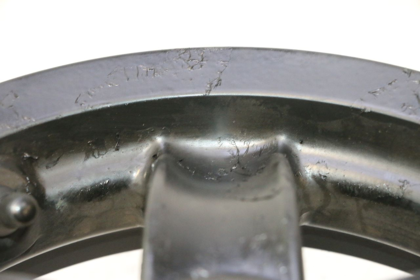 photo de CERCHIO ANTERIORE PIAGGIO ZIP 2T 50 (2009 - 2019) - Zoom sullo stato d'uso