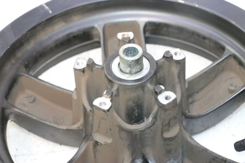 photo de CERCHIO ANTERIORE PIAGGIO ZIP 2T 50 (2009 - 2019) - Stato della superficie e materiale