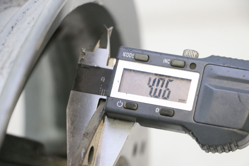 photo de CERCHIO ANTERIORE PIAGGIO ZIP 4T 50 (2006 - 2017) - Dettaglio del componente