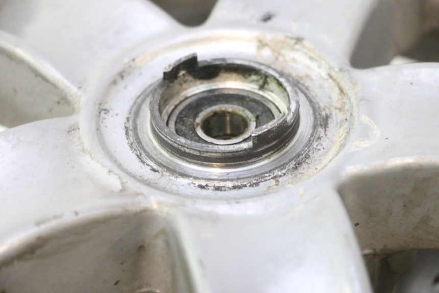 photo de CERCHIO ANTERIORE PIAGGIO ZIP 4T 50 (2006 - 2017) - Ispezione visiva dettagliata