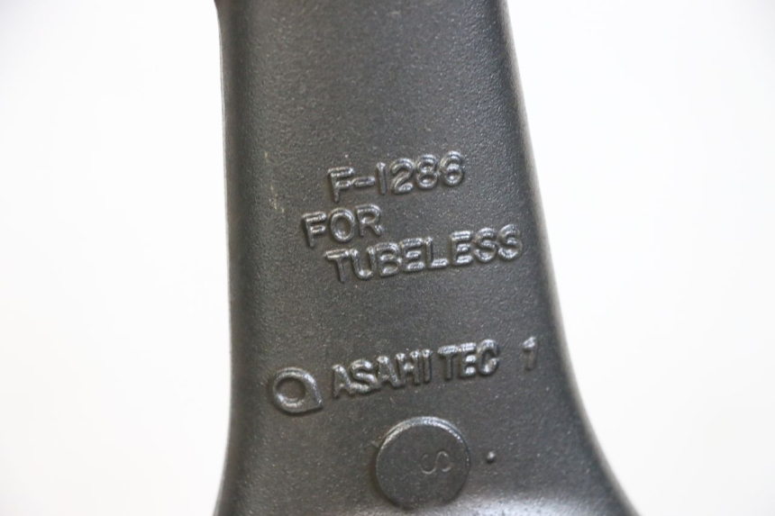 photo de CERCHIO ANTERIORE KAWASAKI ZR 7 750 (1999 - 2004) - Altra angolazione