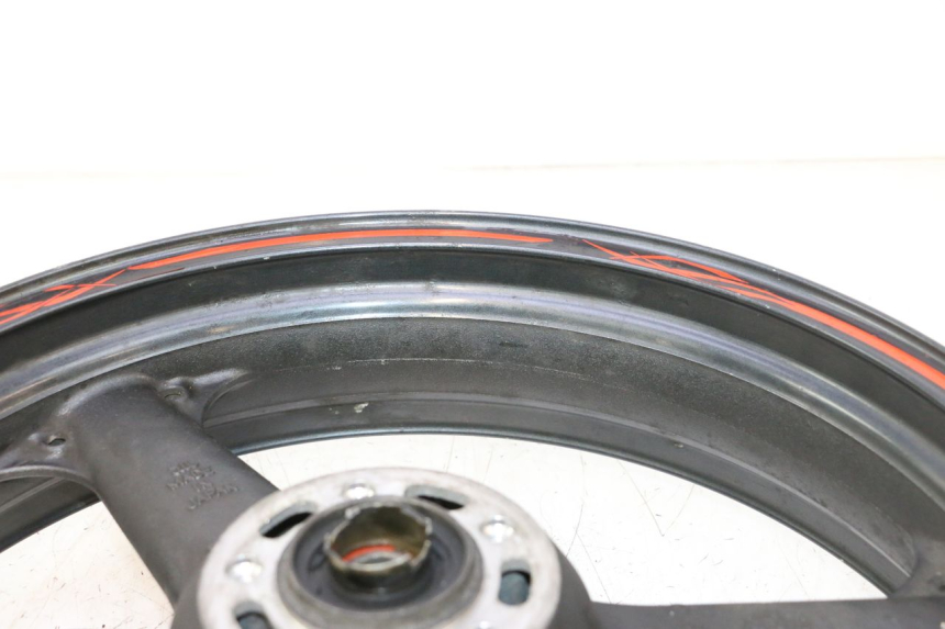 photo de CERCHIO ANTERIORE KAWASAKI ZX-6R ZX6R 600 (1995 - 1997) - Caratteristiche distintive