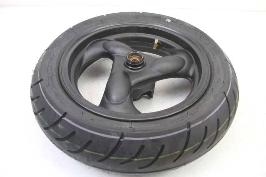 photo de CERCHIO ANTERIORE E PNEUMATICO KYMCO AGILITY 4T 50 (2005 - 2018) - Dettaglio del componente