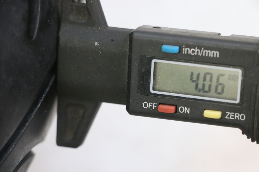 photo de CERCHIO ANTERIORE E PNEUMATICO KYMCO AGILITY 4T 50 (2005 - 2018) - Zoom sullo stato d'uso