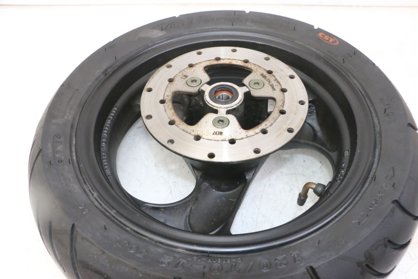 photo de CERCHIO ANTERIORE E PNEUMATICO KYMCO AGILITY 4T 50 (2005 - 2018) - Dettagli dei punti di fissaggio