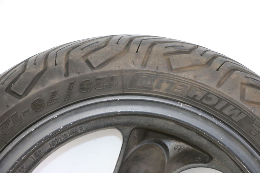 photo de CERCHIO ANTERIORE E PNEUMATICO KYMCO AGILITY 4T 50 (2005 - 2018) - Caratteristiche distintive