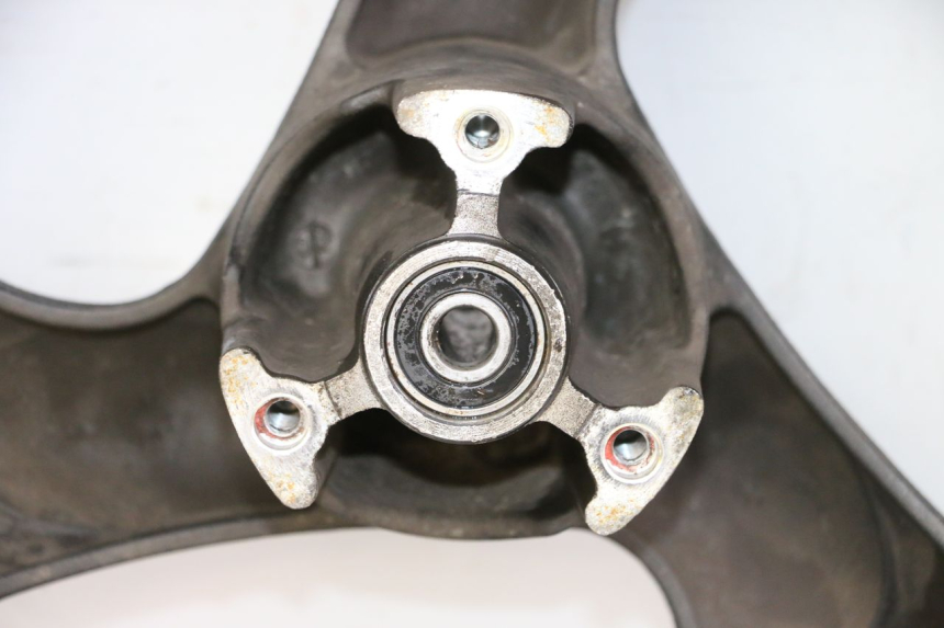 photo de CERCHIO ANTERIORE E PNEUMATICO KYMCO AGILITY 4T 50 (2005 - 2018) - Zoom sui componenti