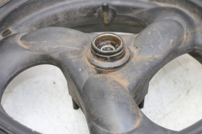 photo de CERCHIO ANTERIORE E PNEUMATICO KYMCO AGILITY 4T 50 (2005 - 2018) - Ricambio usato controllato