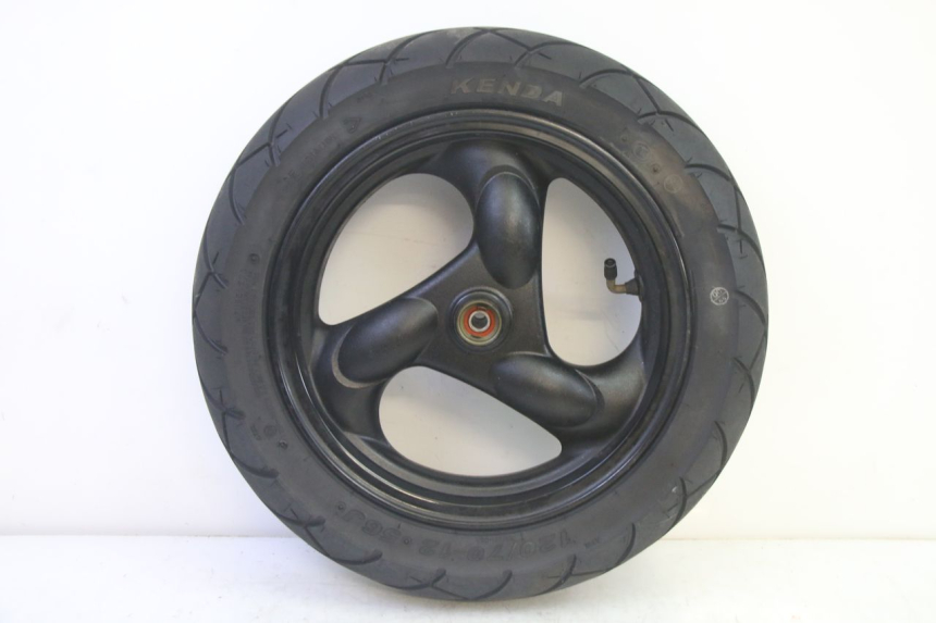 photo de CERCHIO ANTERIORE E PNEUMATICO KYMCO AGILITY 4T 50 (2018 - 2022) - Vista principale