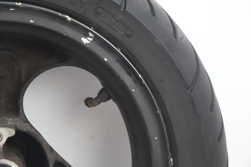 photo de CERCHIO ANTERIORE E PNEUMATICO KYMCO AGILITY 4T 50 (2005 - 2018) - Zoom sui componenti