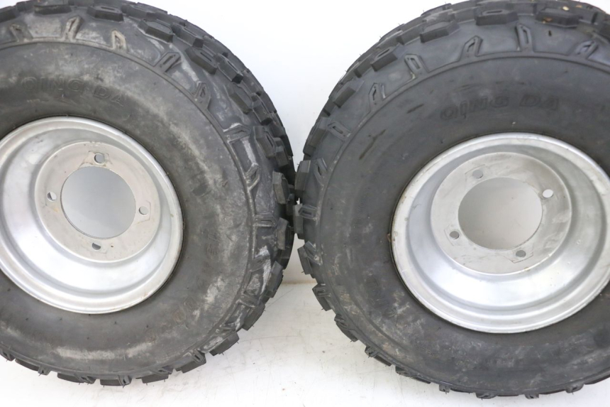 photo de CERCHIO ANTERIORE E PNEUMATICO ANGELL ENFANT 1 - Dettagli dei punti di fissaggio