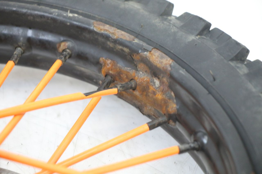 photo de CERCHIO ANTERIORE E PNEUMATICO APOLLO RFZ 125 - Altra vista dell'articolo