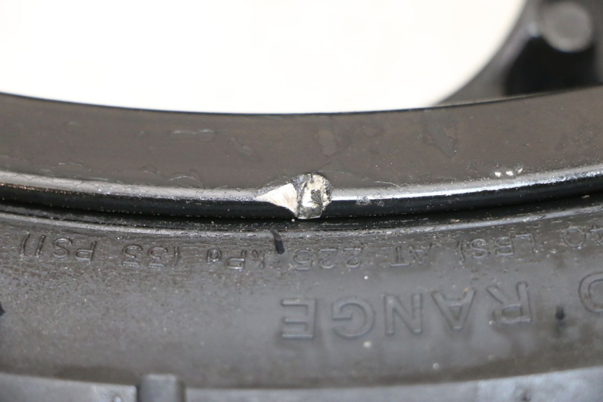 photo de CERCHIO ANTERIORE E PNEUMATICO APRILIA RS 50 (1999 - 2005) - Dettagli dei punti di fissaggio