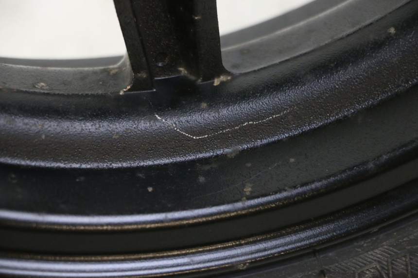 photo de CERCHIO ANTERIORE E PNEUMATICO TNT MOTOR BOSTON 4T 50 (2018 - 2025) - Zoom sullo stato d'uso