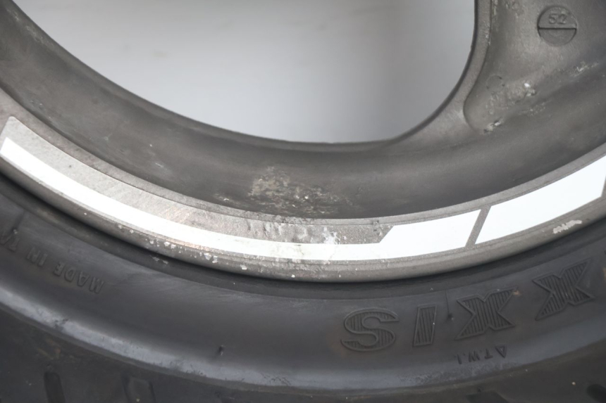 photo de CERCHIO ANTERIORE E PNEUMATICO TGB CITY RS 50 (2011 - 2016) - Zoom sui componenti