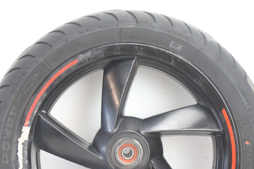 photo de CERCHIO ANTERIORE E PNEUMATICO PEUGEOT CITYSTAR 2T 50 (2018 - 2021) - Dettaglio del componente