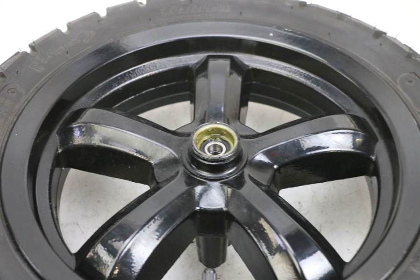 photo de CERCHIO ANTERIORE E PNEUMATICO SYM CROX 4T 50 (2016 - 2023) - Zoom sullo stato d'uso