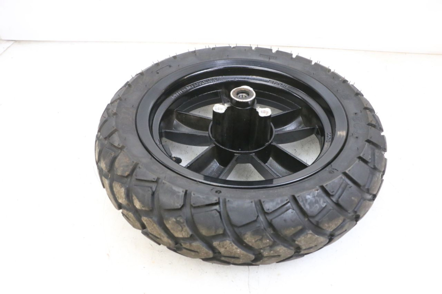 photo de CERCHIO ANTERIORE E PNEUMATICO SYM CROX 4T 50 (2016 - 2023) - Dettagli dei punti di fissaggio