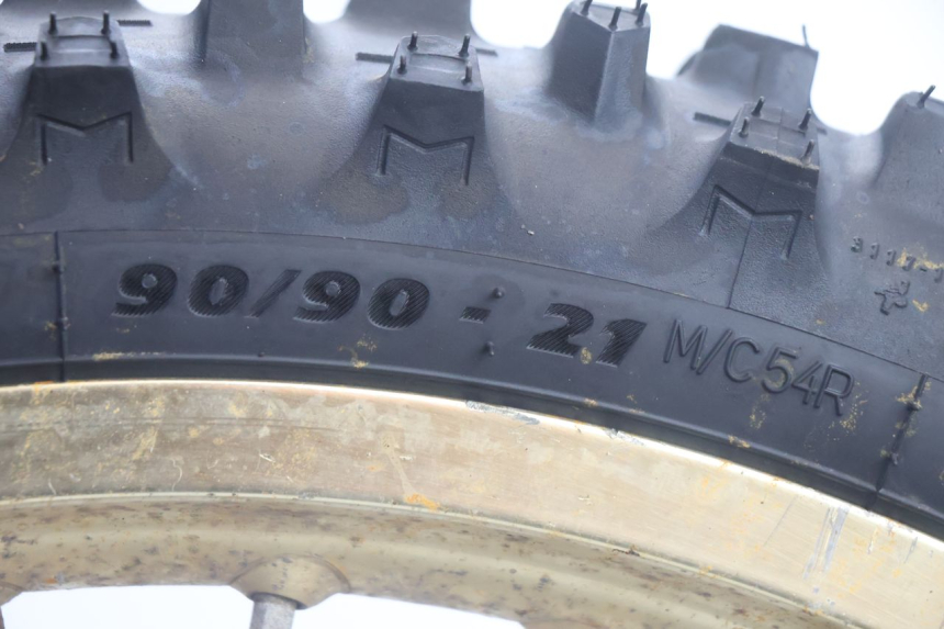 photo de CERCHIO ANTERIORE E PNEUMATICO SUZUKI DR S 600 (1985 - 1989) - Dettaglio del componente