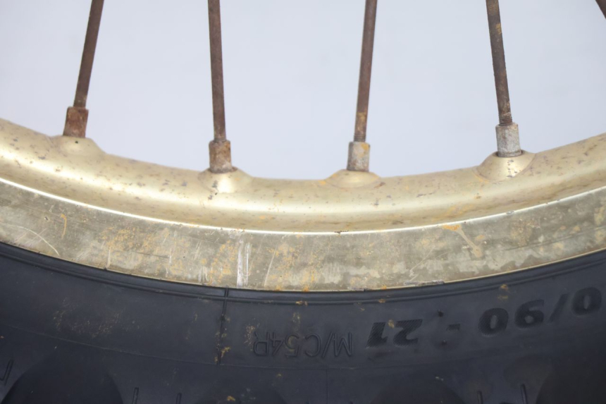 photo de CERCHIO ANTERIORE E PNEUMATICO SUZUKI DR S 600 (1985 - 1989) - Dettagli dei punti di fissaggio