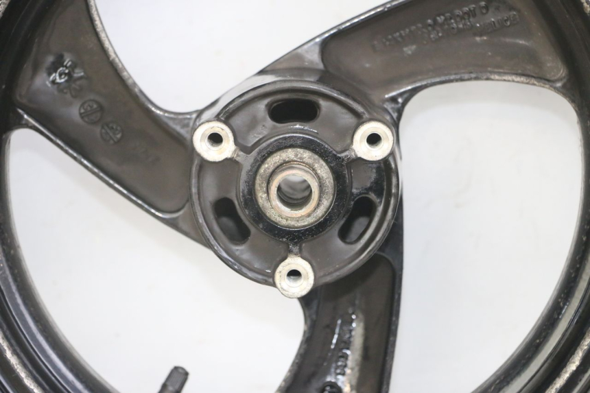 photo de CERCHIO ANTERIORE E PNEUMATICO PEUGEOT ELYSTAR 50 (2002 - 2014) - Primo piano ad alta risoluzione