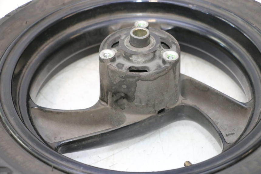 photo de CERCHIO ANTERIORE E PNEUMATICO PEUGEOT ELYSTAR 50 (2002 - 2014) - Primo piano tecnico