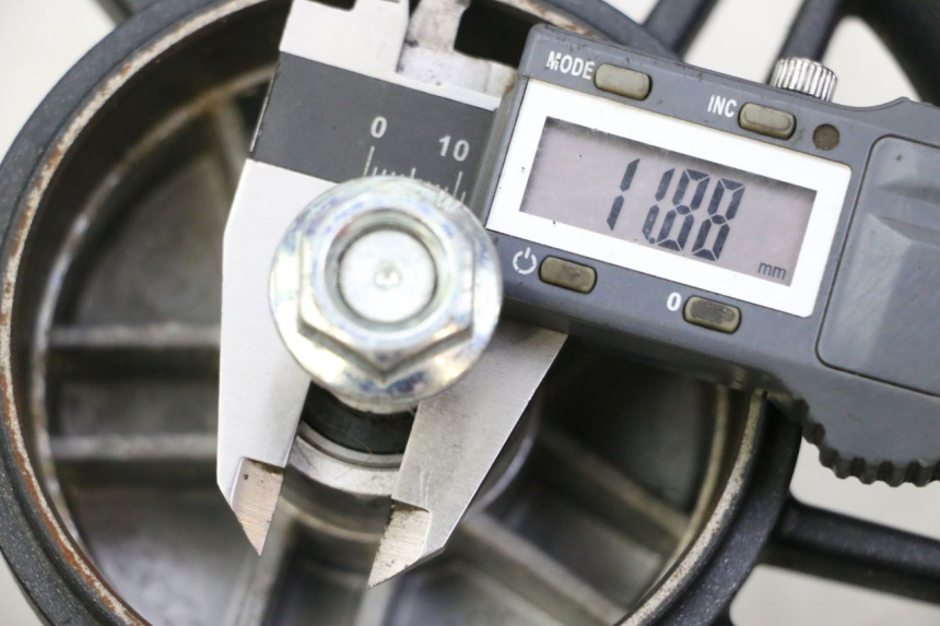 photo de CERCHIO ANTERIORE E PNEUMATICO SEGWAY NINEBOT F65I 1 - Dettaglio del componente