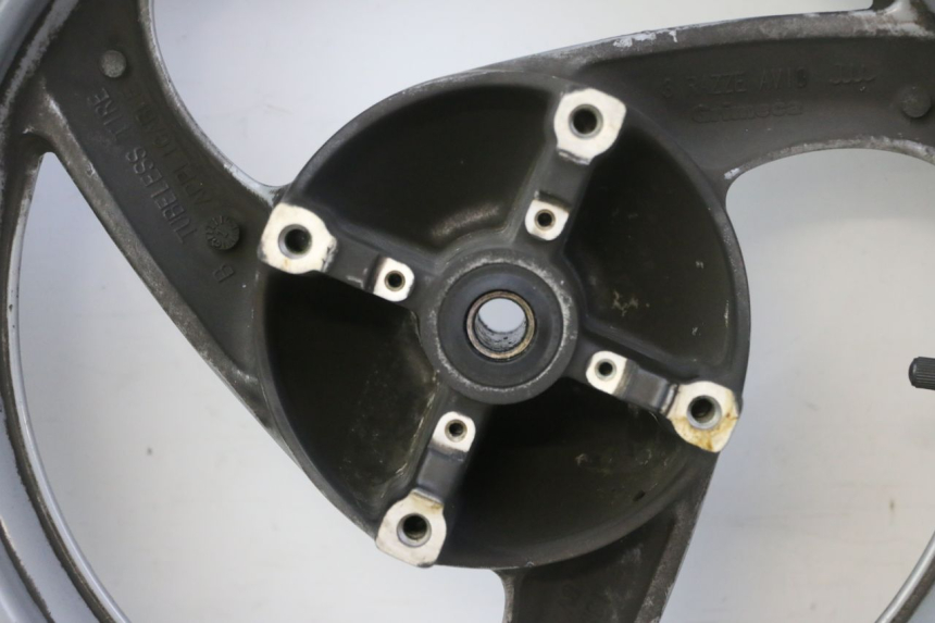 photo de CERCHIO ANTERIORE E PNEUMATICO HONDA FES S-WING SWING ABS 125 (2007 - 2015) - Ispezione visiva dettagliata