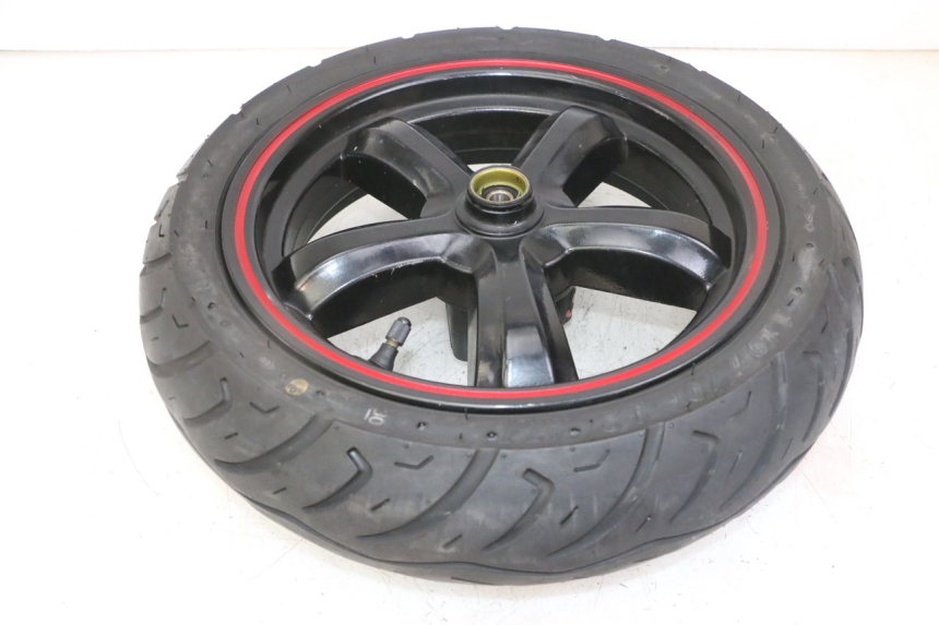 photo de CERCHIO ANTERIORE E PNEUMATICO SYM FIDDLE 3 III 50 (2014 - 2020) - Vista d'insieme del prodotto